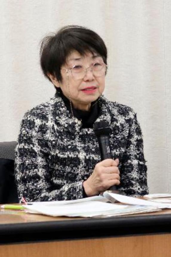 　記者会見する「医師の過労死家族会」の中原のり子共同代表＝１１日午後、東京都内