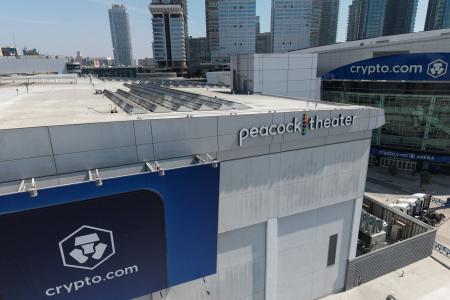 　「ピーコック・シアター」が入る複合施設「ＬＡライブ」＝２６日、ロサンゼルス（ロイター＝共同）