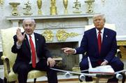 　会談するトランプ米大統領（右）とイスラエルのネタニヤフ首相＝４月７日、ワシントン（ゲッティ＝共同）