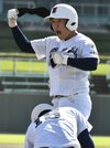 岐阜第一×大垣商＝１回裏岐阜第一１死満塁、２点適時打を放ち、ガッツポーズする高橋＝長良川