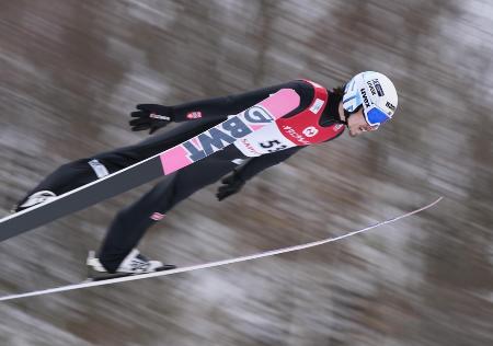 　Ｗ杯ジャンプで飛躍するノルウェーのヨハンアンドレ・フォルファン＝昨年２月、大倉山