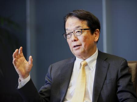 　インタビューに答える日本製鉄の森高弘副会長