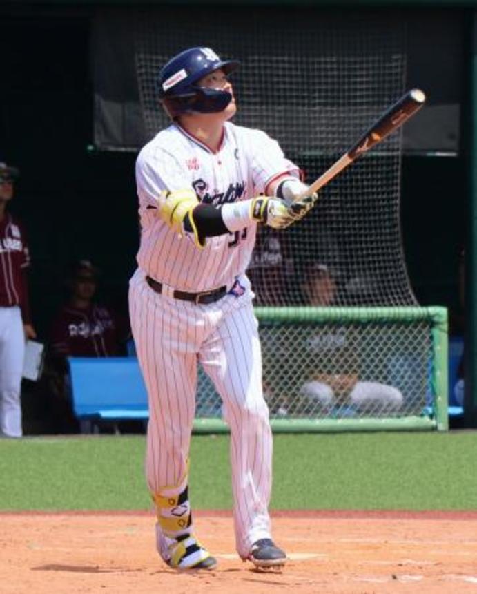 　イースタン・リーグの楽天戦に出場したヤクルトの村上＝戸田
