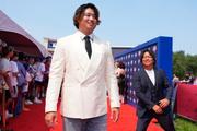 　大リーグのオールスターでレッドカーペットに登場したホワイトソックスの村上宗隆＝１４日、フィラデルフィア（ＡＰ＝共同）