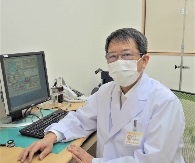子どもにも感染が広がるオミクロン株。「重症感はあまりない」と話す磯貝光治医師＝岐阜市内