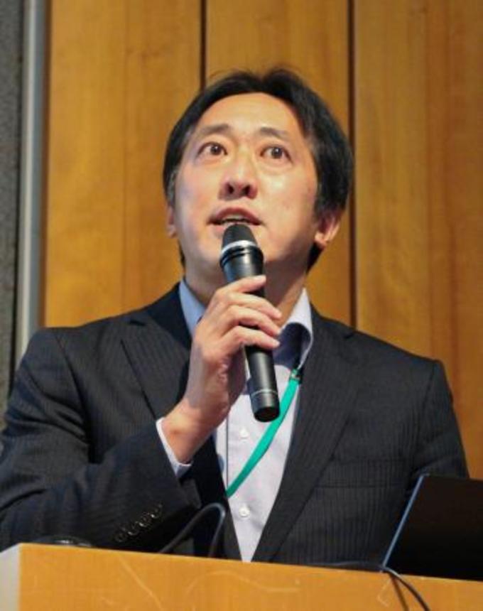 　古代文明「ディルムン」の古墳調査に関し発表する東京文化財研究所の安倍雅史保存計画研究室長＝２１日午後、東京都台東区