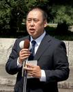 　茨城県知事選が告示され、第一声を上げる内田正彦氏＝２１日午前、水戸市