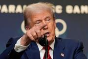 　記者会見するトランプ米大統領＝５日、ワシントン（ＡＰ＝共同）