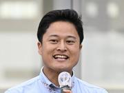 　国民民主党の代表選で街頭演説する橋本幹彦衆院議員＝８月、札幌市