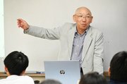 インドネシアについて説明する澤田貴久彦さん