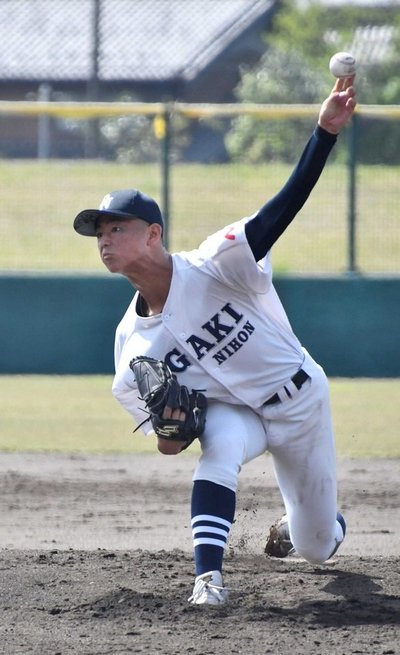５回２安打無失点の好投をみせた大垣日大の先発竹岡大貴