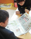 新聞を教材に学ぶ生徒