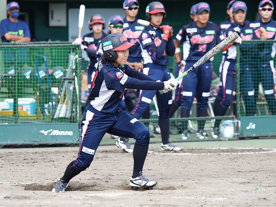 ビックカメラ高崎×大垣ミナモＳＣ＝４回裏大垣ミナモ１死、安打を放つ田立＝長良川