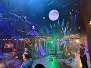 　「ネットフリックス・ハウス」の内部＝１０日、米フィラデルフィア近郊（共同）