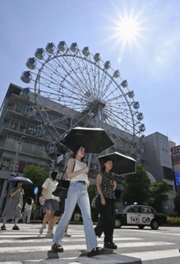 　猛暑日＝８月、名古屋市内