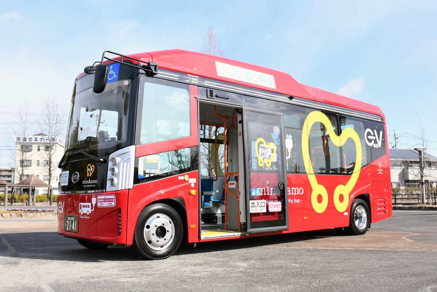 あい愛バスとして導入された電気自動車＝岐阜県美濃加茂市大手町（市提供）