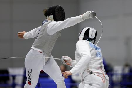 　団体３位決定戦　米国選手（右）と対戦する西藤俊哉＝北九州メッセ