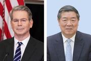 　ベセント米財務長官（ゲッティ＝共同）、中国の何立峰副首相