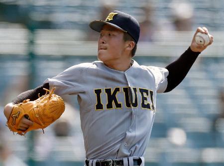 　鳥取城北を完封した仙台育英・吉川＝甲子園