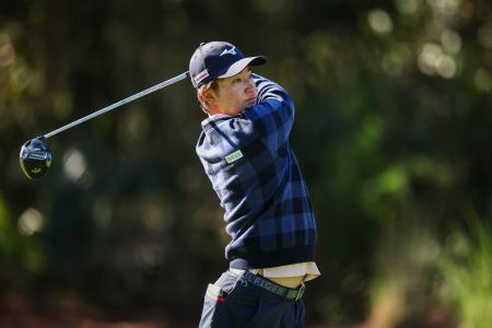 　プレーする杉浦悠太＝１１日、米フロリダ州ポンテベドラビーチ（ゲッティ＝共同）