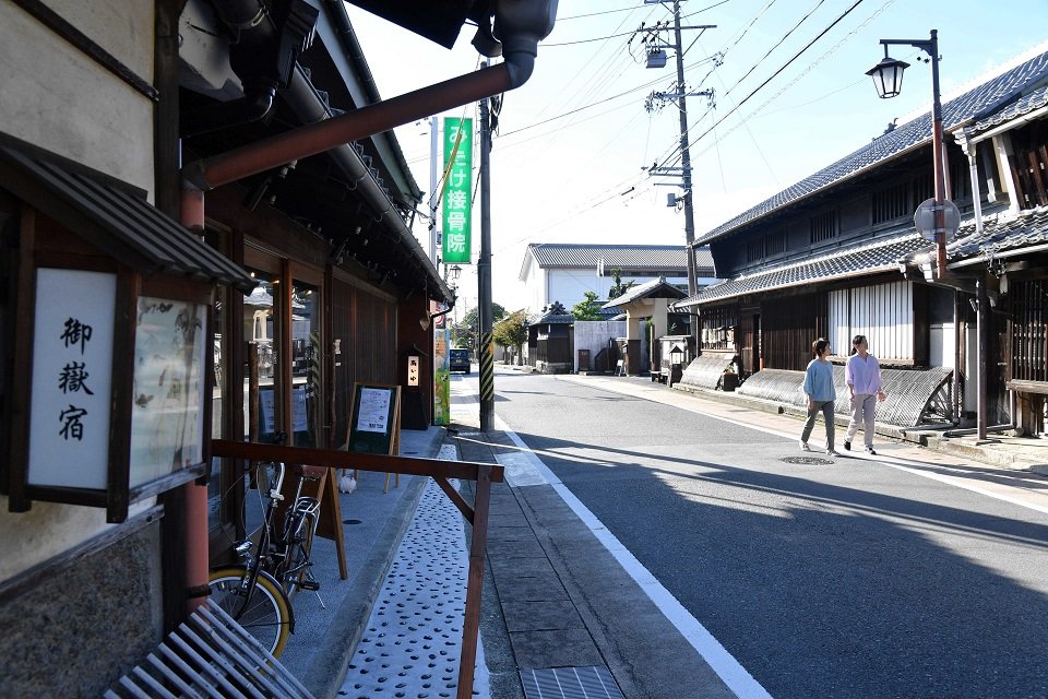 江戸時代の風情を完治させる建物が今も残る中山道の御嶽宿界わい＝可児郡御嵩町御嵩