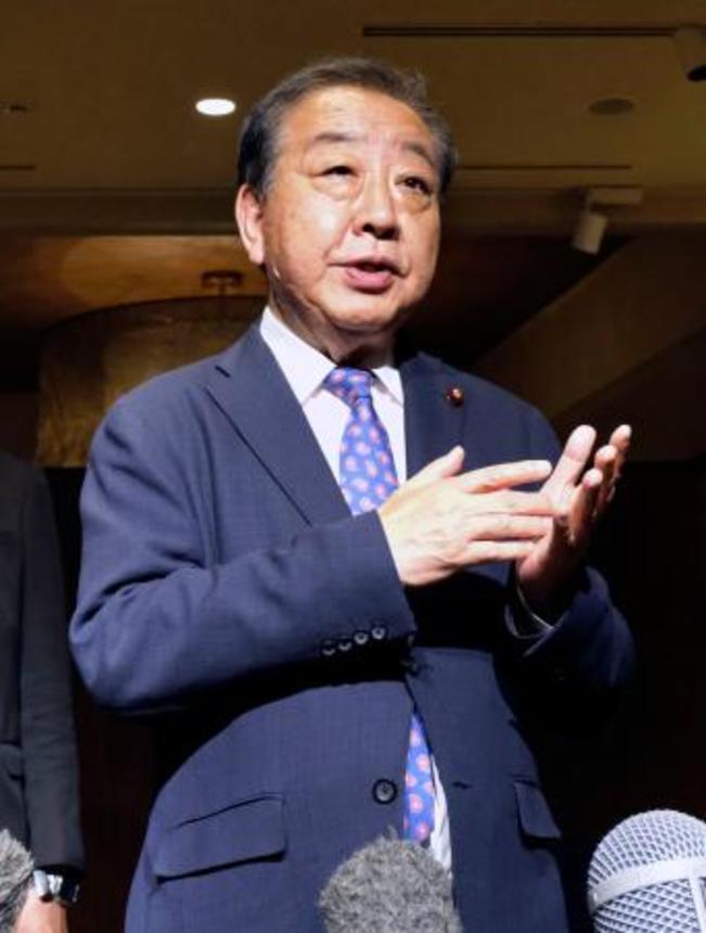 　岡山市で取材に応じる立憲民主党の野田代表＝２８日午後