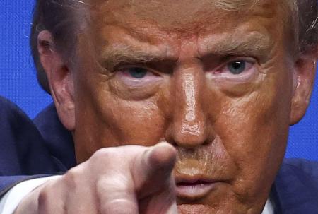 　２５日、オランダ・ハーグで開かれたＮＡＴＯ首脳会議で記者会見するトランプ米大統領（ロイター＝共同）