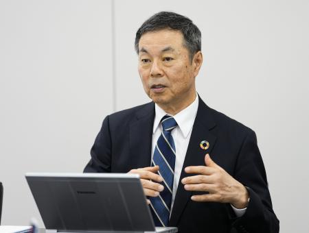 　インタビューに応じるユニチカの藤井実社長