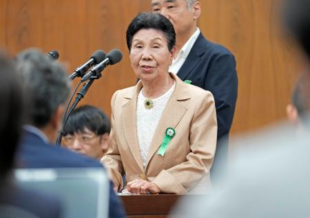 　衆院法務委で参考人として出席し、発言する袴田ひで子さん＝９日午前