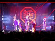 舞踊を公演する劇団舞姫＝岐阜市日ノ出町、ぎふ葵劇場