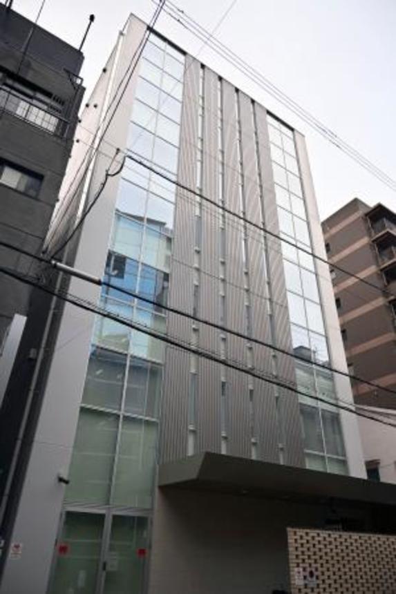 　全東信の本社ビル＝６日午後、大阪市中央区