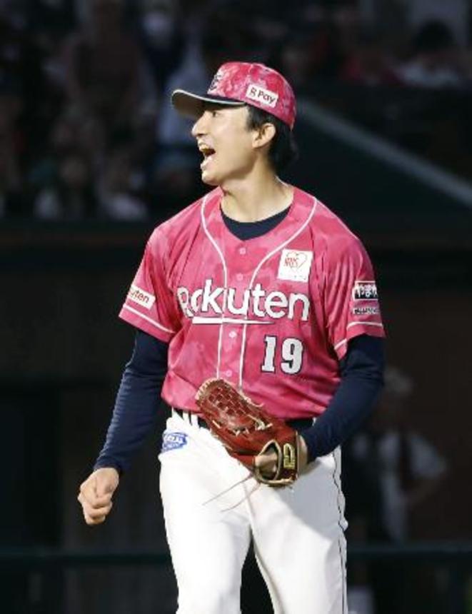 　６回、ロッテ・安田を空振り三振に仕留める楽天・荘司＝楽天モバイルパーク