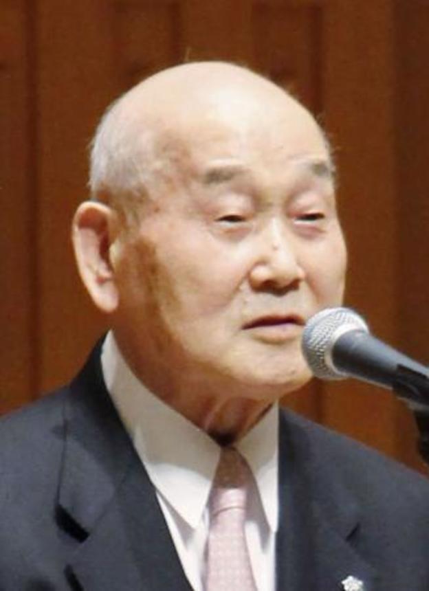 　井上萬二さん
