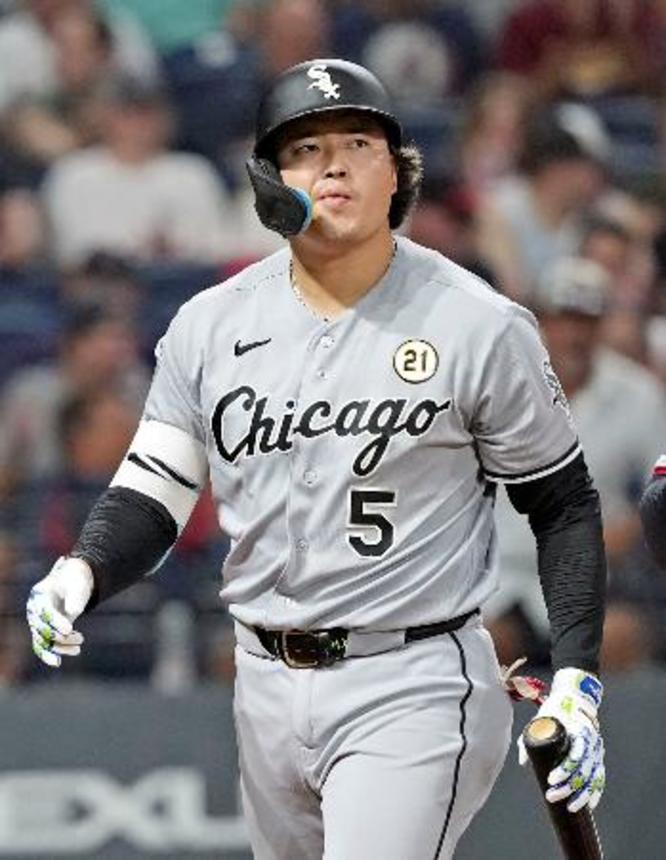 　ガーディアンズ戦の９回、空振り三振に倒れたホワイトソックス・村上＝クリーブランド（共同）