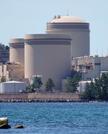 　関西電力美浜原発。１号機（手前）、２号機（奥左）、３号機＝２２日午後、福井県美浜町
