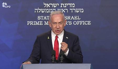 　２２日、動画声明を公開したイスラエルのネタニヤフ首相（イスラエル政府提供・共同）