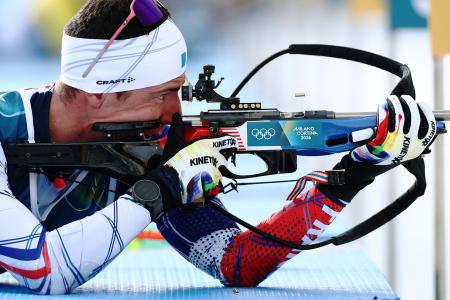 　バイアスロン男子１０キロスプリントで今大会２個目の金メダルを獲得したカンタン・フィヨンマイエ＝１３日、アンテルセルバ（ロイター＝共同）