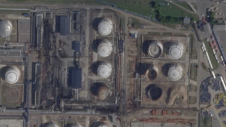 　ウクライナ軍の無人機攻撃を受けたモスクワの大規模製油所の衛星写真＝２０日（２０２６　Ｐｌａｎｅｔ　Ｌａｂｓ　ＰＢＣ提供・ロイター＝共同）