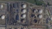 　ウクライナ軍の無人機攻撃を受けたモスクワの大規模製油所の衛星写真＝２０日（２０２６　Ｐｌａｎｅｔ　Ｌａｂｓ　ＰＢＣ提供・ロイター＝共同）