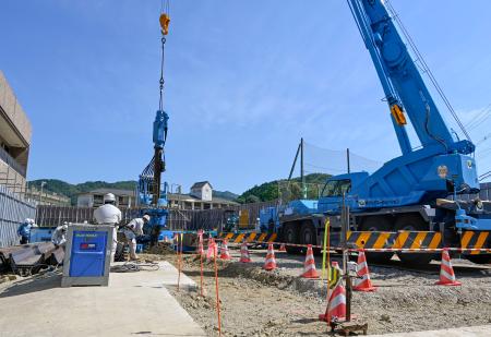 　大阪府豊能町で始まったダイオキシンを含む廃棄物の最終処分施設の本体工事＝２９日午前