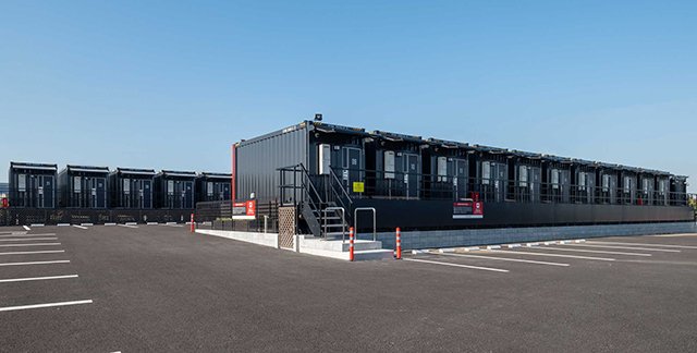 コンテナを活用したホテルの外観。岐阜県内に開業する３施設も同様の仕様になる＝茨城県阿見町