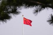 　北京市内に掲げられた中国国旗＝３月（共同）