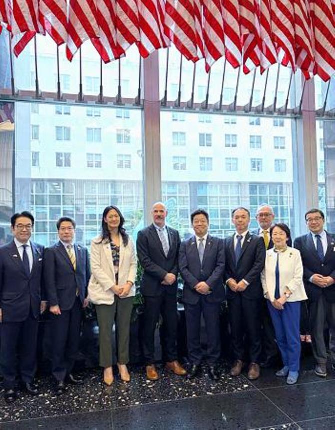 　米国務省当局者と面会した北朝鮮による拉致被害者家族ら（国務省東アジア・太平洋局のＸから、共同）