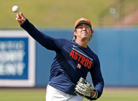 　キャッチボールするアストロズ・今井＝ウェストパームビーチ（共同）