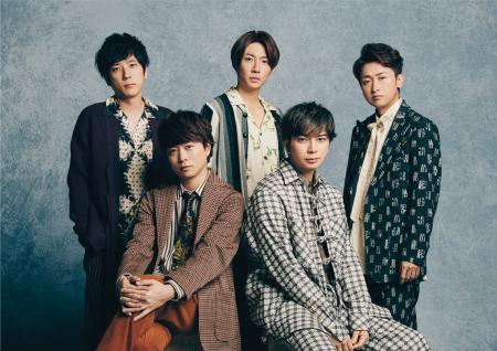 　アイドルグループ「嵐」。（左から）二宮和也さん、桜井翔さん、相葉雅紀さん、松本潤さん、大野智さん