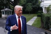 　ホワイトハウスで記者団に話すトランプ米大統領＝１日、ワシントン（ゲッティ＝共同）
