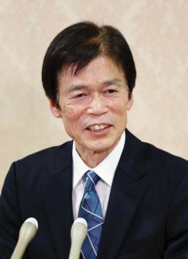 　就任に際し記者会見する宮内庁の黒田武一郎長官＝２５日午後、宮内庁