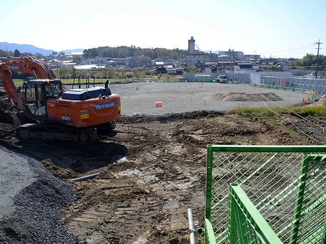 リニア中央新幹線の岐阜県駅（仮称）などの整備に向け準備工事が進む現場＝２日午前、中津川市千旦林