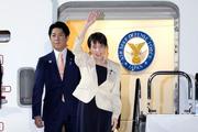 　ベトナム、オーストラリア訪問を終え、羽田空港に到着した高市首相＝５日夜