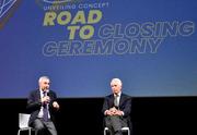 　ミラノ・コルティナ冬季五輪閉会式のコンセプト発表会に登壇した大会組織委員会のバルニエＣＥＯ（左）とマラゴ会長＝６日、ベローナ（共同）